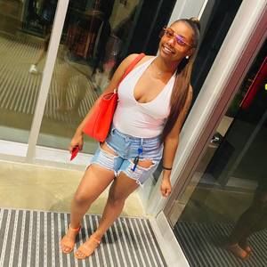 Meet your Posher, Tanesha